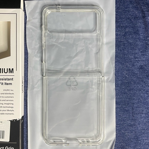 Samsung Galaxy Z Flip 3 Hybrid Premium Clear Case - Picture 3 of 3